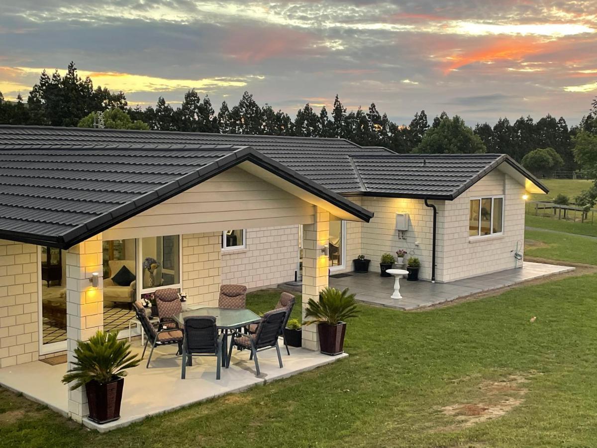 Veld View Bed And Breakfast Tuakau Exteriör bild
